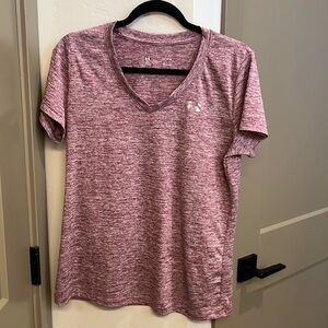Women’s Under Armor heatgear workout shirt